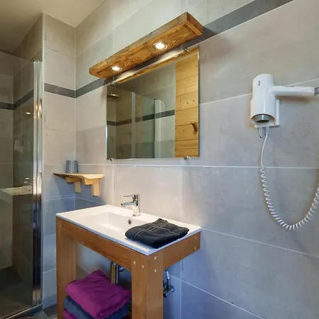 Apartment De La Vallee Des Lacs - Jacuzzi Garage Prive *